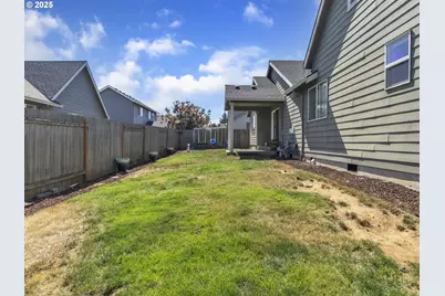 327 NW Pacific Hills Dr, Willamina, OR 97396 - Photo 32