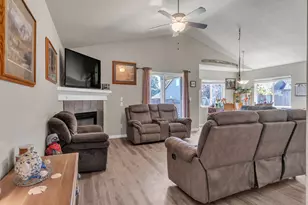 327 NW Pacific Hills Dr, Willamina, OR 97396 - Photo 6