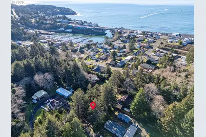 15 NE Keene Ave, Depoe Bay, OR 97341 - Photo 2