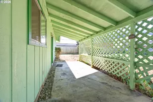 131 SE 4th St, Canyonville, OR 97417 - Photo 18