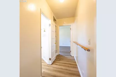131 SE 4th St, Canyonville, OR 97417 - Photo 10