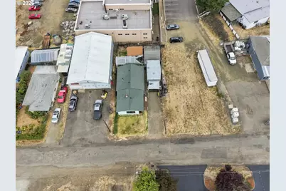 664 NE Neuner Dr, Roseburg, OR 97470 - Photo 8