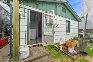 664 NE Neuner Dr, Roseburg, OR 97470 - Photo 4