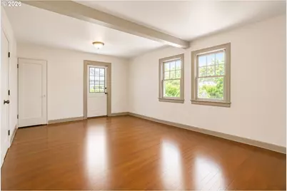 1329 SW Hume St, Portland, OR 97219 - Photo 10