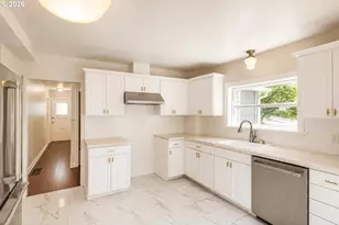 1329 SW Hume St, Portland, OR 97219 - Photo 8
