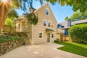 1329 SW Hume St, Portland, OR 97219 - Photo 24