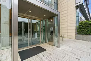 1221 SW 10th Ave, Portland, OR 97205 - Photo 4