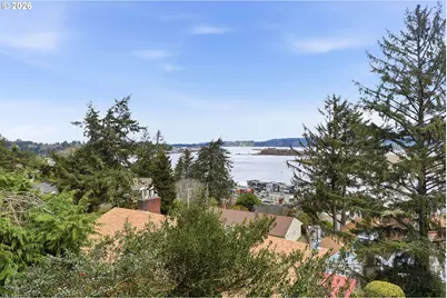 290 N 3rd Ct #7, Coos Bay, OR 97420 - Photo 8