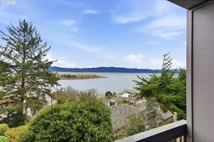 290 N 3rd Ct, Coos Bay, OR 97420 - Photo 10