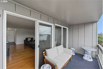 290 N 3rd Ct #7, Coos Bay, OR 97420 - Photo 6