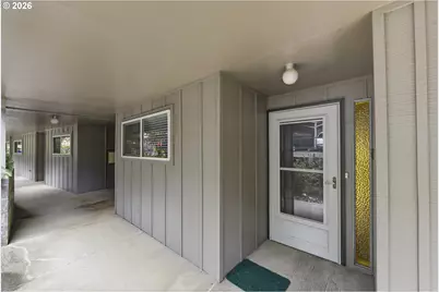 290 N 3rd Ct #7, Coos Bay, OR 97420 - Photo 2