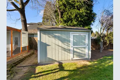 10233 N Tyler Ave, Portland, OR 97203 - Photo 28