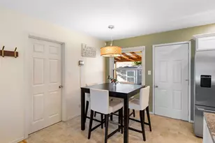 10233 N Tyler Ave, Portland, OR 97203 - Photo 8