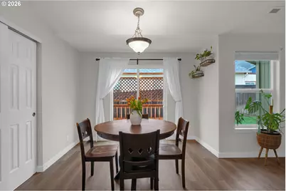 6050 Pebble Ct, Springfield, OR 97478 - Photo 12