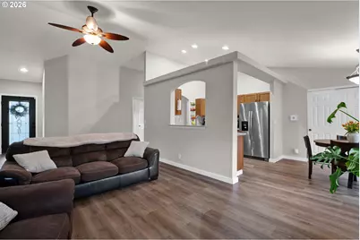 6050 Pebble Ct, Springfield, OR 97478 - Photo 10