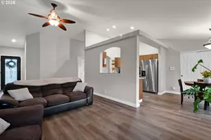 6050 Pebble Ct, Springfield, OR 97478 - Photo 10