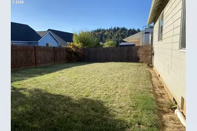 1458 Avery Dr, Silverton, OR 97381 - Photo 4