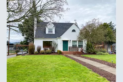 342 W Chapman Ave, Roseburg, OR 97470 - Photo 1