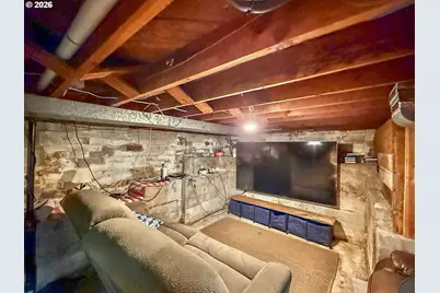 342 W Chapman Ave, Roseburg, OR 97470 - Photo 22