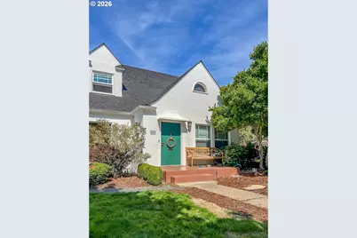 342 W Chapman Ave, Roseburg, OR 97470 - Photo 2