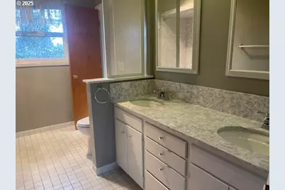 2620 23rd St, Springfield, OR 97477 - Photo 16