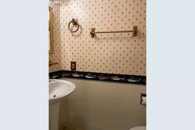 2620 23rd St, Springfield, OR 97477 - Photo 20