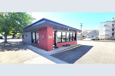 830 SE Rose St, Roseburg, OR 97470 - Photo 1