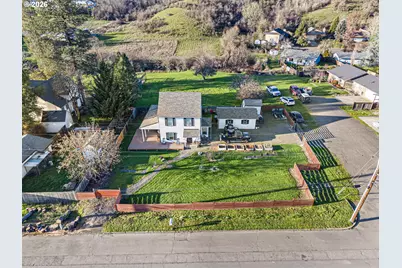 777 Oak St, Oakland, OR 97462 - Photo 4