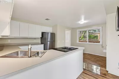 2090 Graham Dr, Eugene, OR 97405 - Photo 8