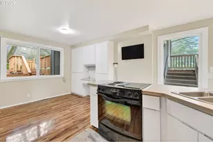 2090 Graham Dr, Eugene, OR 97405 - Photo 12