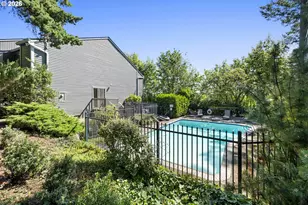 44 Eagle Crest Dr, Lake Oswego, OR 97035 - Photo 2