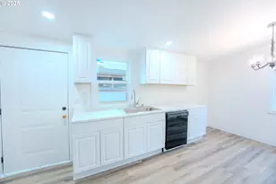 3370 Maple St, Hubbard, OR 97032 - Photo 12