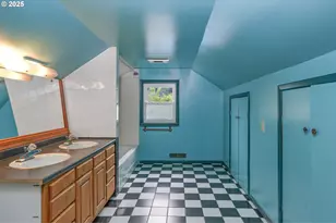 601 S Water St, Silverton, OR 97381 - Photo 38