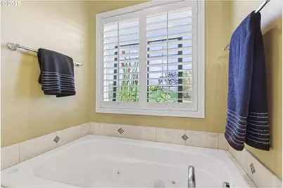 14609 NW Blackthorne Ln, Portland, OR 97229 - Photo 36