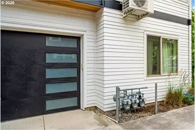 1122 SE Tenino St, Portland, OR 97202 - Photo 2