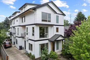 1122 SE Tenino St, Portland, OR 97202 - Photo 2