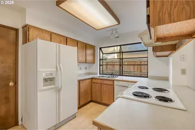 9731 SW London Ct, Portland, OR 97223 - Photo 10