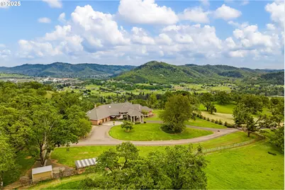 375 Bella Hills Ln, Roseburg, OR 97471 - Photo 2