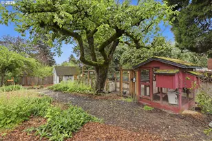 3015 SW Westwood Dr, Portland, OR 97225 - Photo 40