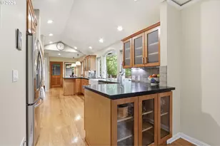 3015 SW Westwood Dr, Portland, OR 97225 - Photo 10
