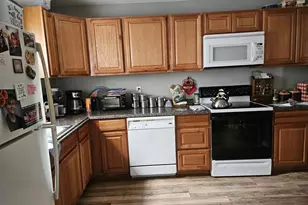 749 SW Washington St, Dallas, OR 97338 - Photo 6