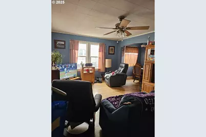 749 SW Washington St, Dallas, OR 97338 - Photo 2