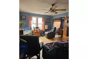 749 SW Washington St, Dallas, OR 97338 - Photo 2