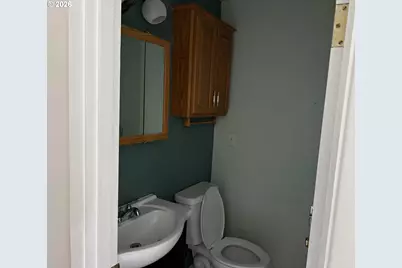 931 SE 5th St, Gresham, OR 97080 - Photo 8