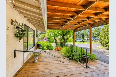 2118 SE 110th Ave, Portland, OR 97216 - Photo 4