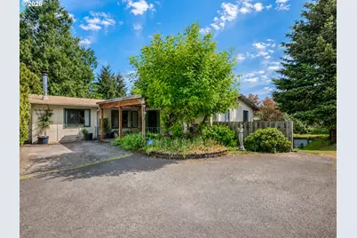 2118 SE 110th Ave, Portland, OR 97216 - Photo 2