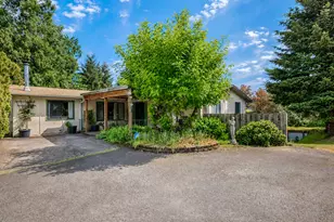 2118 SE 110th Ave, Portland, OR 97216 - Photo 2