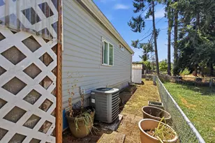 2145 31st St, Springfield, OR 97477 - Photo 42