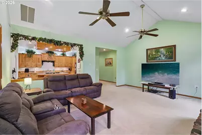19301 Sunnyridge Ct, Oregon City, OR 97045 - Photo 10