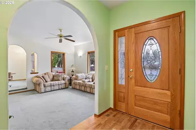 19301 Sunnyridge Ct, Oregon City, OR 97045 - Photo 6